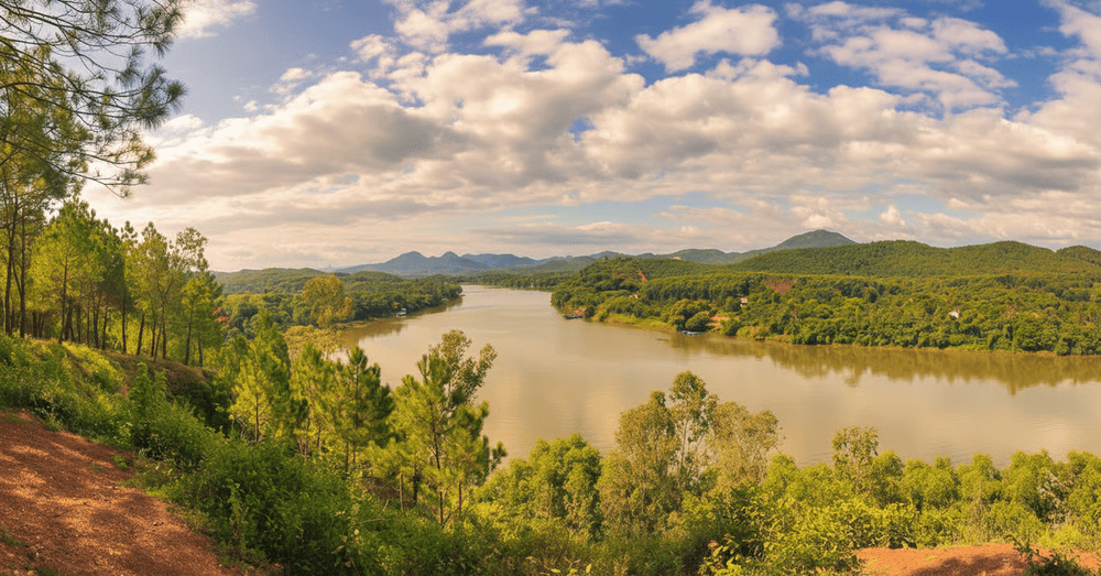 Từ Đồi Vọng Cảnh, chiêm ngưỡng khúc quanh mềm mại và quyến rũ nhất của dòng sông Hương